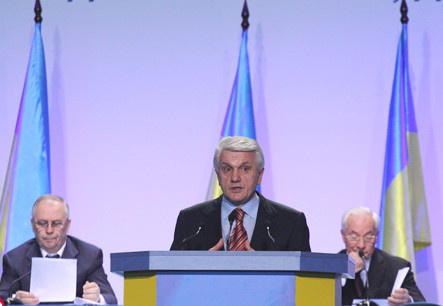 СМИ: "Литвин на съезде регионалов сорвал аплодисменты и вызвал смех"