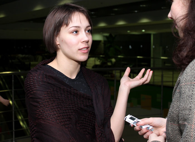 Алиса Зайцева, хоть и устала, дает интервью