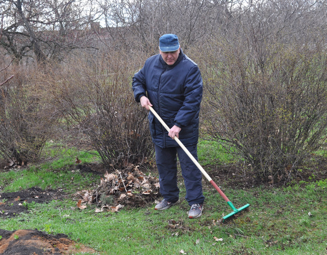 Пащенко пытается делать вид, что работа приносит ему удовольствие