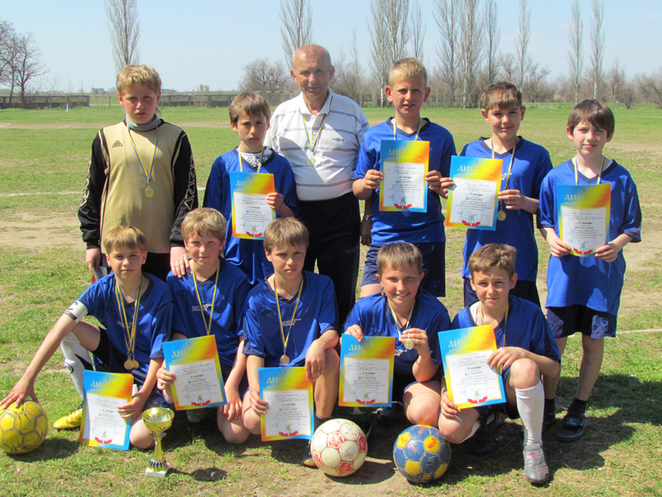 Команда Корабельного района - победитель в возрасте 1999 года рождения