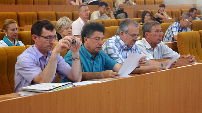 На совещание пришел и вице-мэр Владимир Гуллер