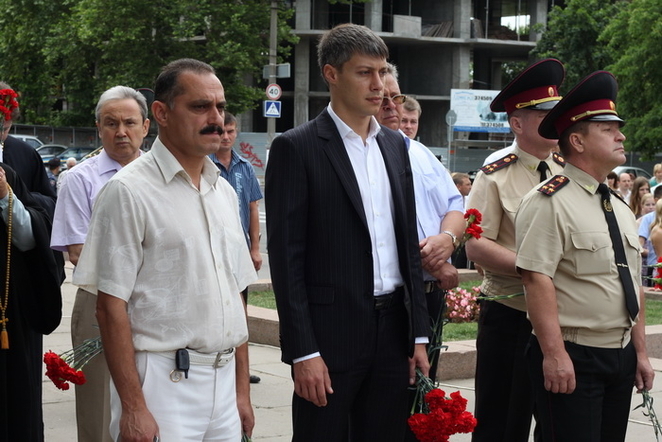 Руководитель фракции ПР в горсовете Ильюк с депутатом-"перевозчиком" Гаджиевым