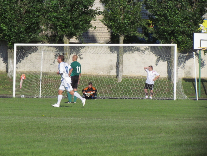 Только что "Мир" открыл счет в матче