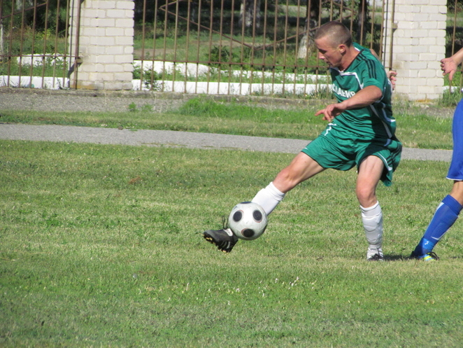 Денис Гуляев открывает счет в матче