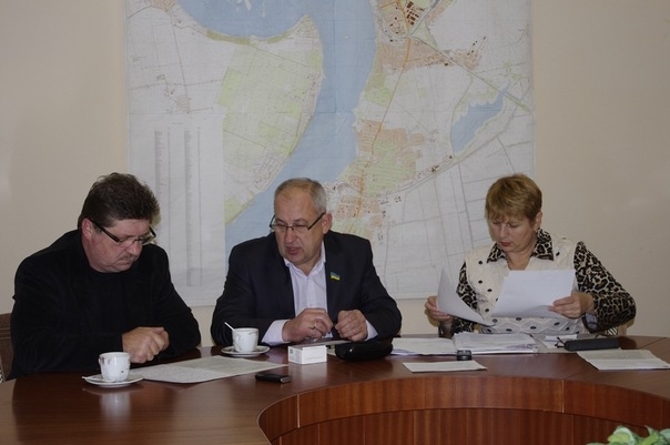 Сергей Шульгач (слева) и Валерий Буркун (по центру) на заседании комиссии
