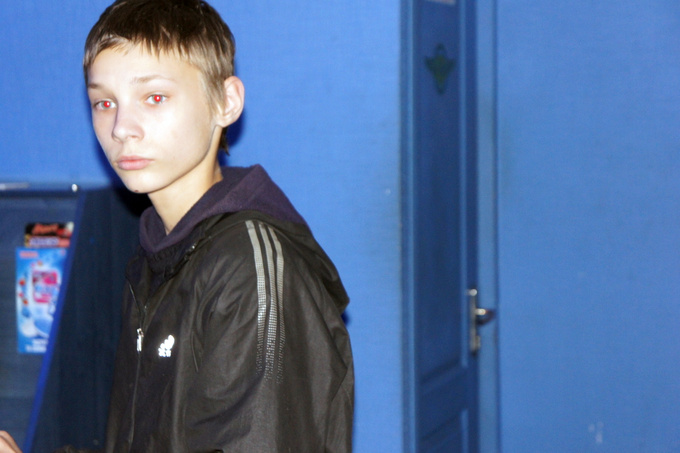 Несовершеннолетний в клубе DJ