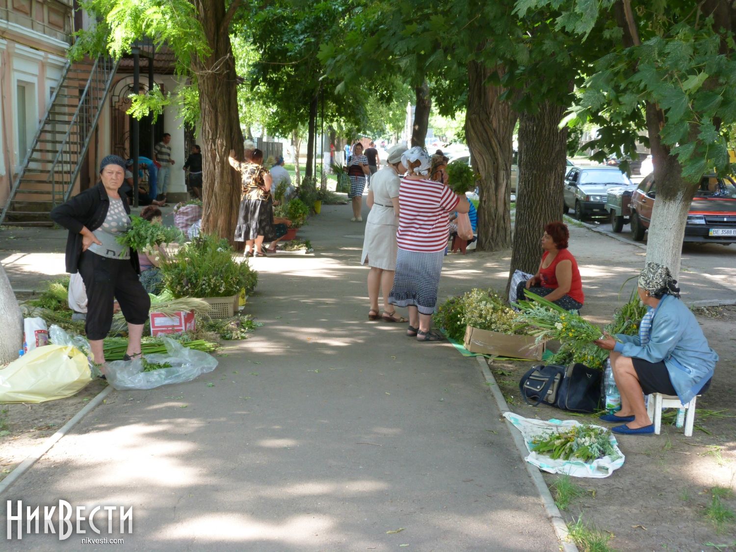 Православные николаевцы сегодня отмечают Троицу