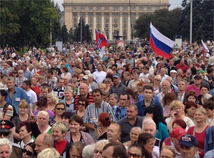 Донецкий голова. Курахово митинг ДНР.