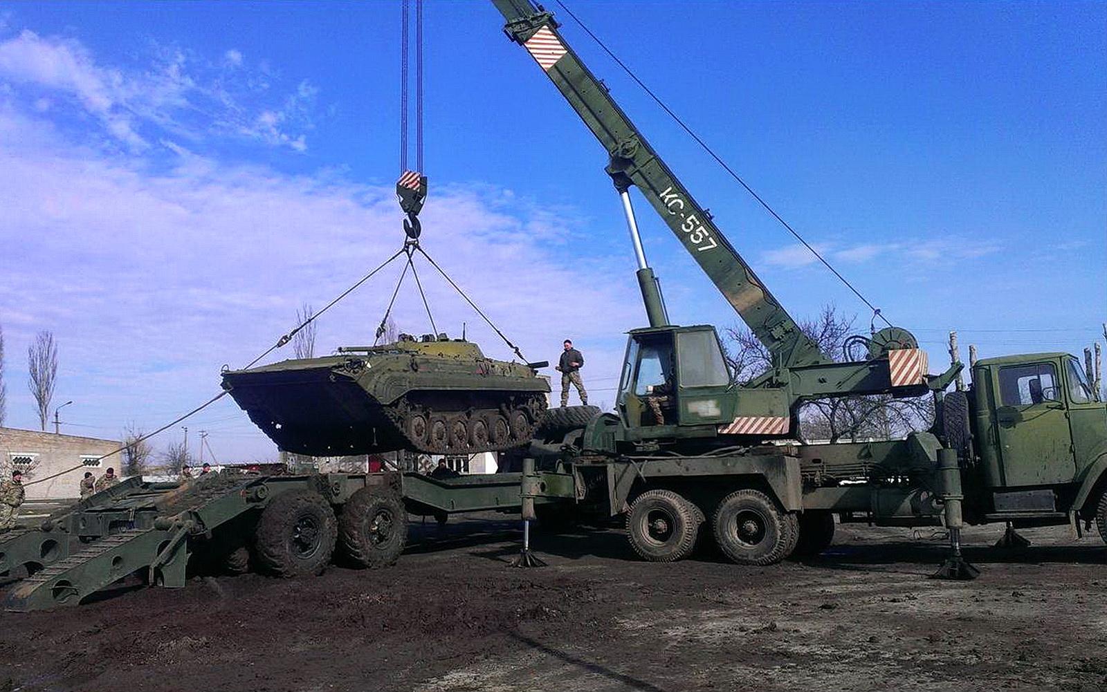 На Николаевщине военные ремонтники вернули в строй около 600 единиц  поврежденной техники