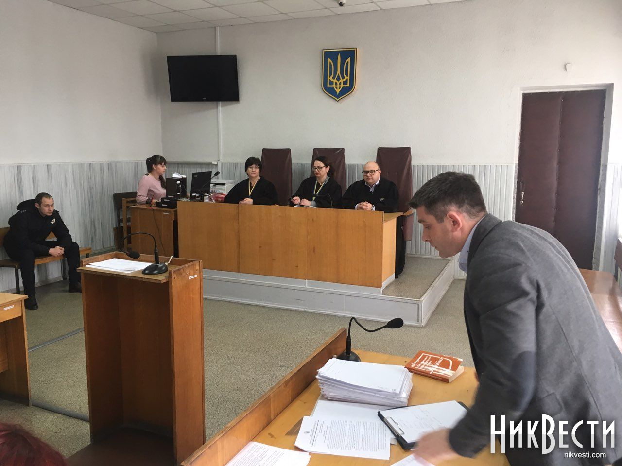 Суд продлил арест одному из подозреваемых в убийстве николаевского  таможенника