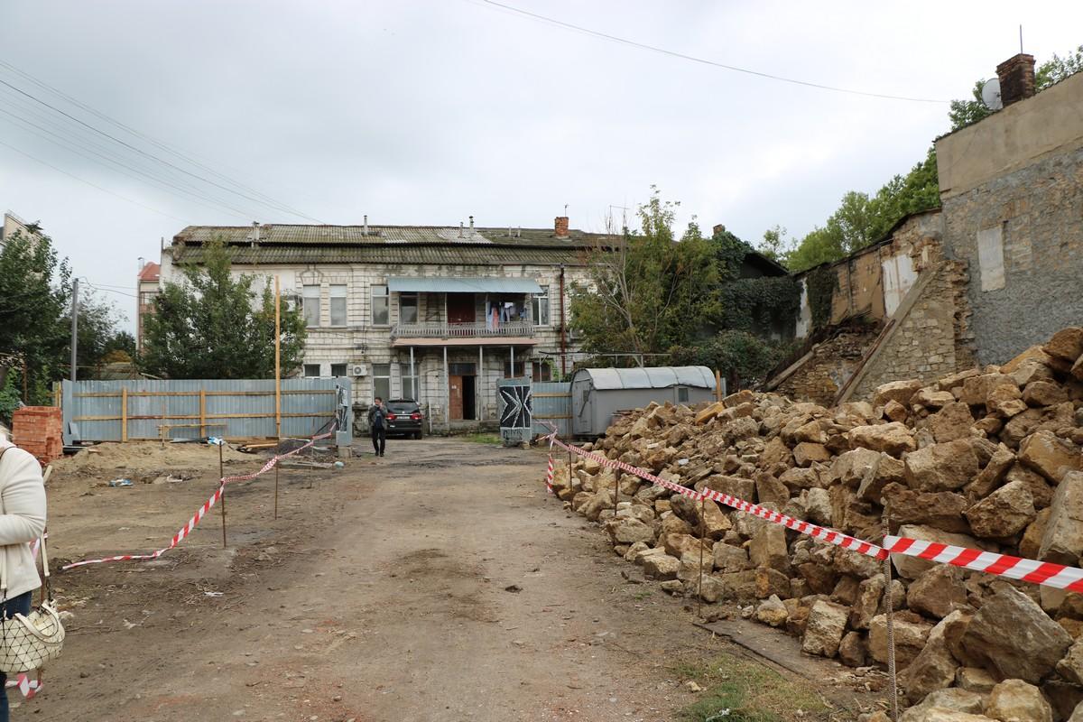 Жители домов в историческом центре Николаева бьют тревогу из-за новой  застройки «VIP-уровня»