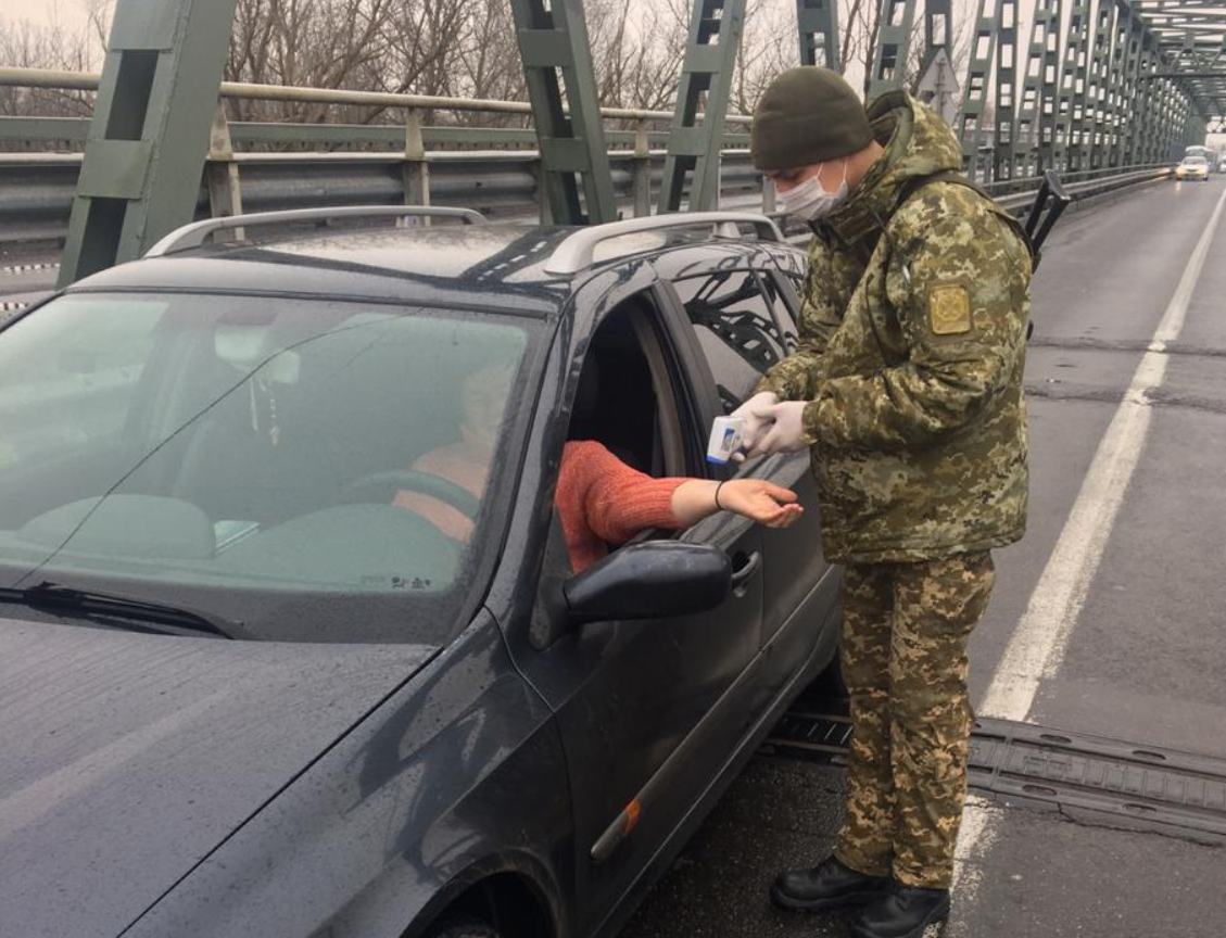 Через границу. Пересечение границы с Украиной. Границы Украины. Пересечение границы Украины гражданами Украины.