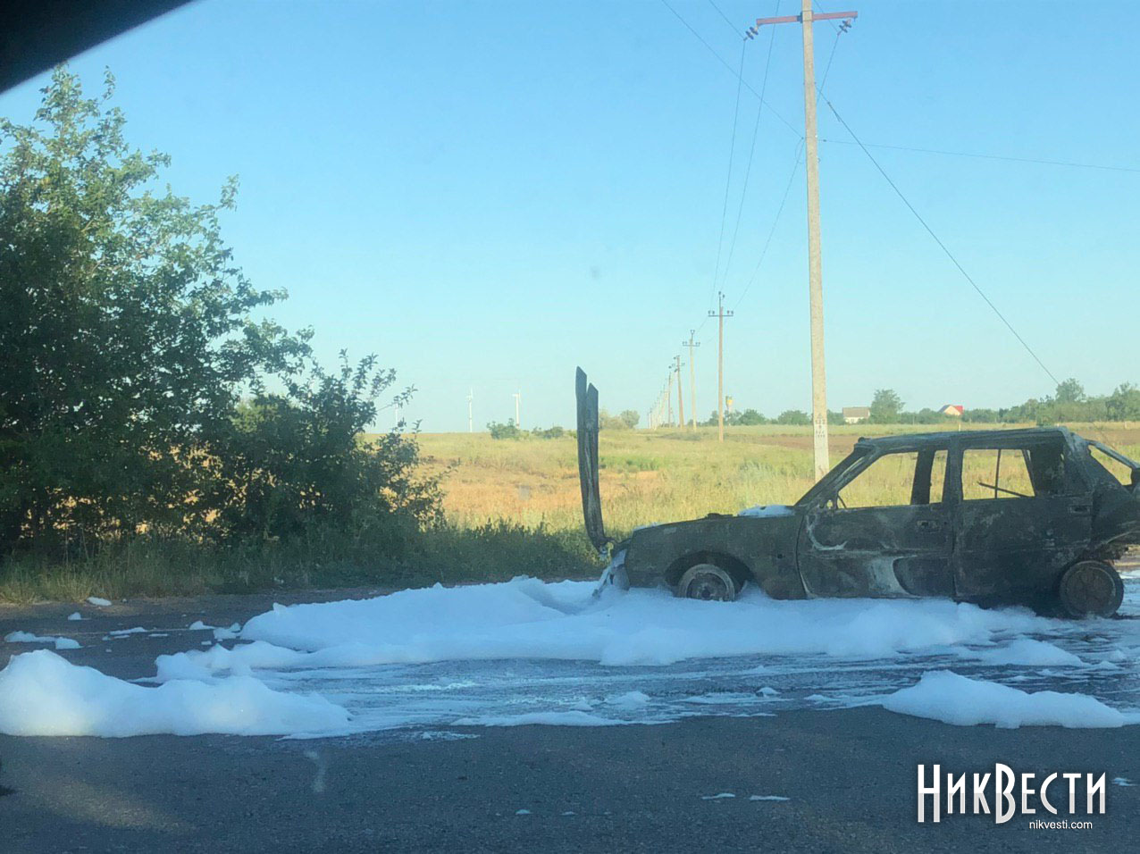 На Николаевщине столкнулись два авто — водитель «Славуты» не смог выбраться  из горящего авто