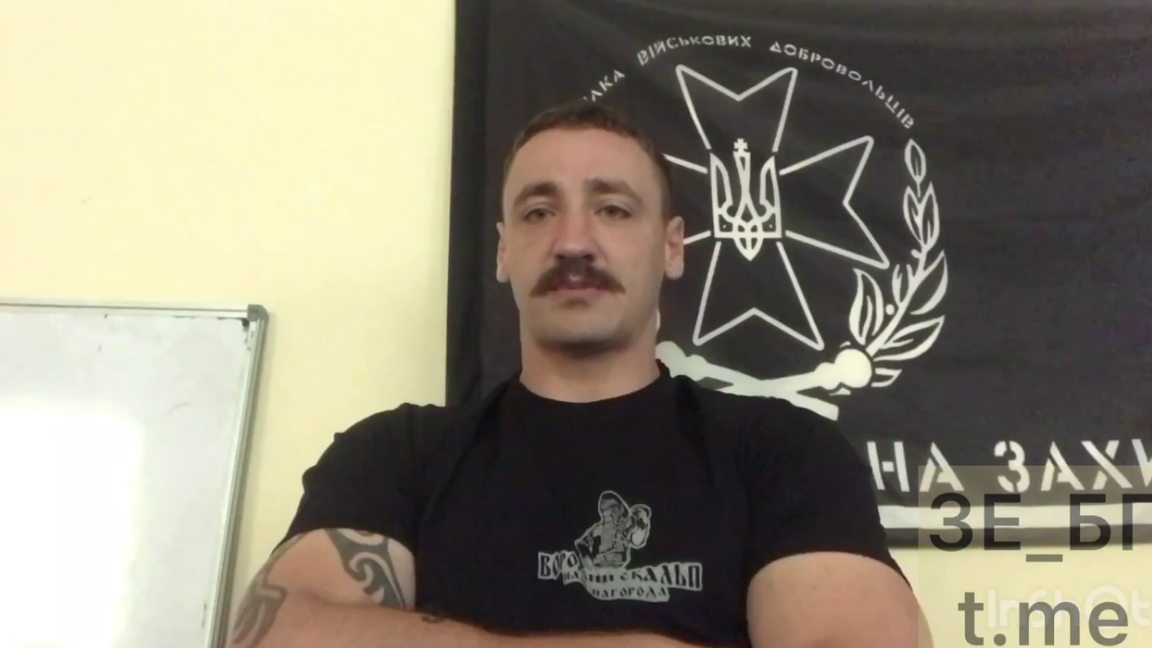 Ер адаммен секс қыз Трансвеститтердің аузына спермы