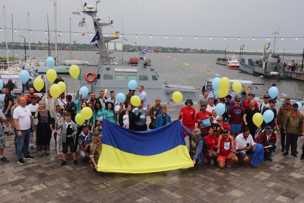 Военная техника, оркестр, регата и марш: в Николаеве отпраздновали День ВМС Украины - Vimarsana News
