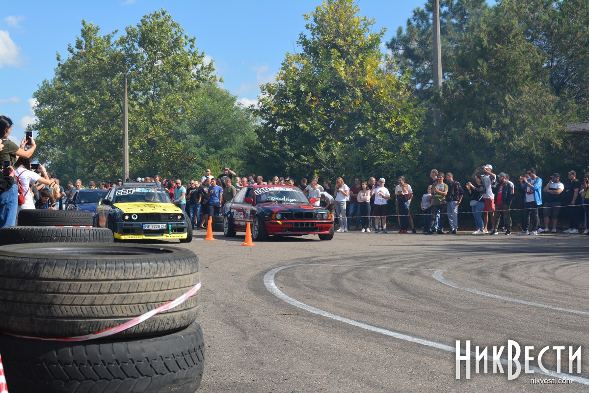 В аэропорту «Николаев» прошли автогонки «DRAG & DRIFT FEST»