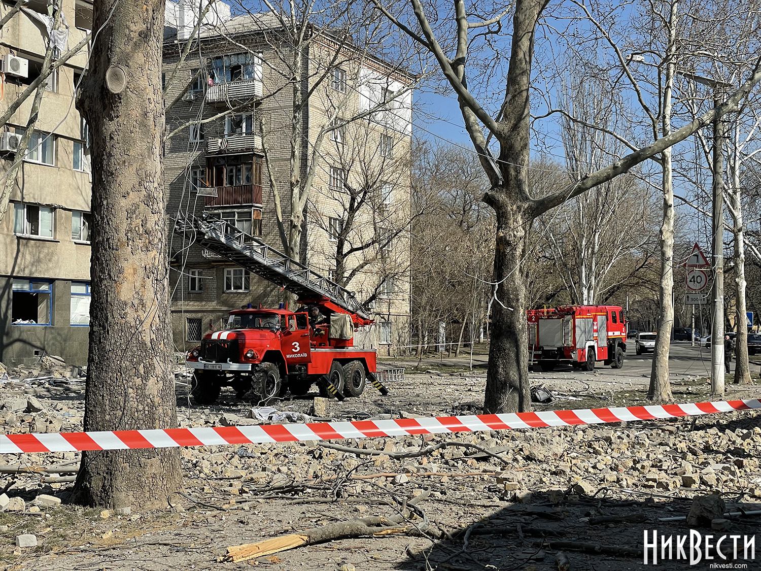 Россияне обстреляли Центральный район Николаева: разрушили гостиницу  «Ингул» и психиатрическую больницу