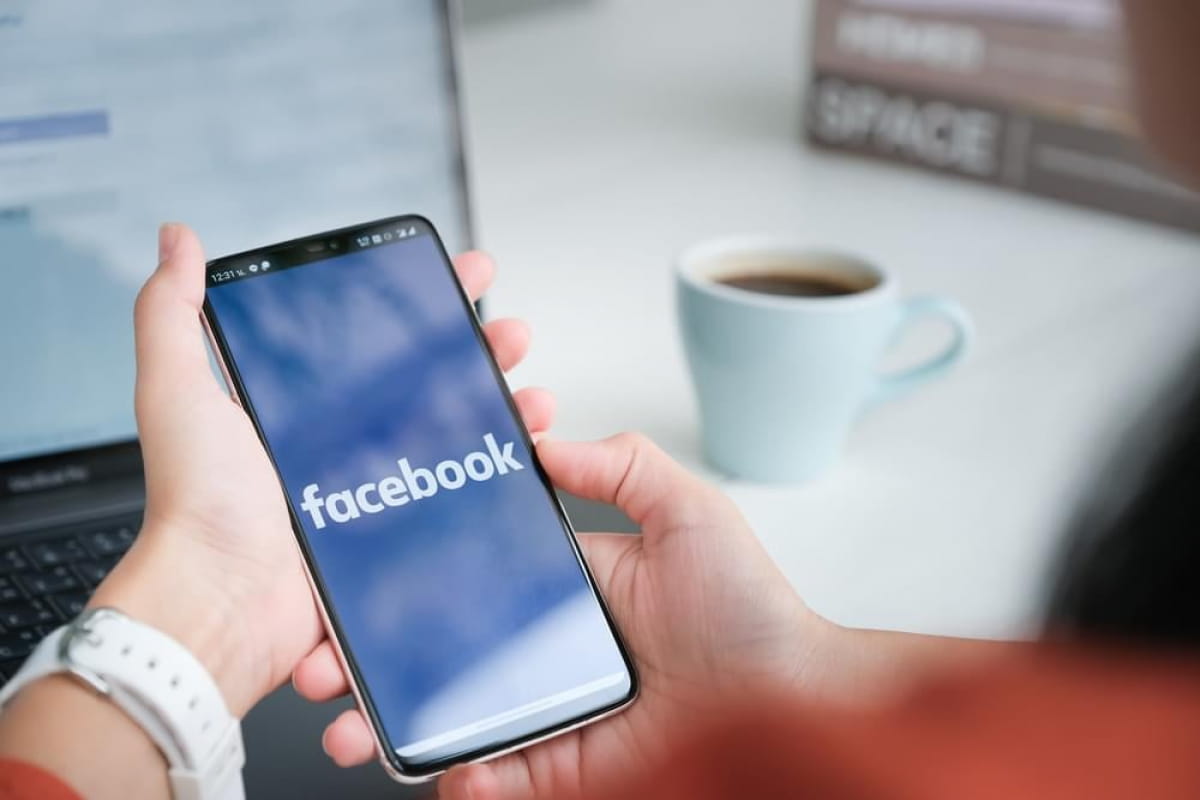 Приложение Facebook для iOS теперь доступно на украинском языке