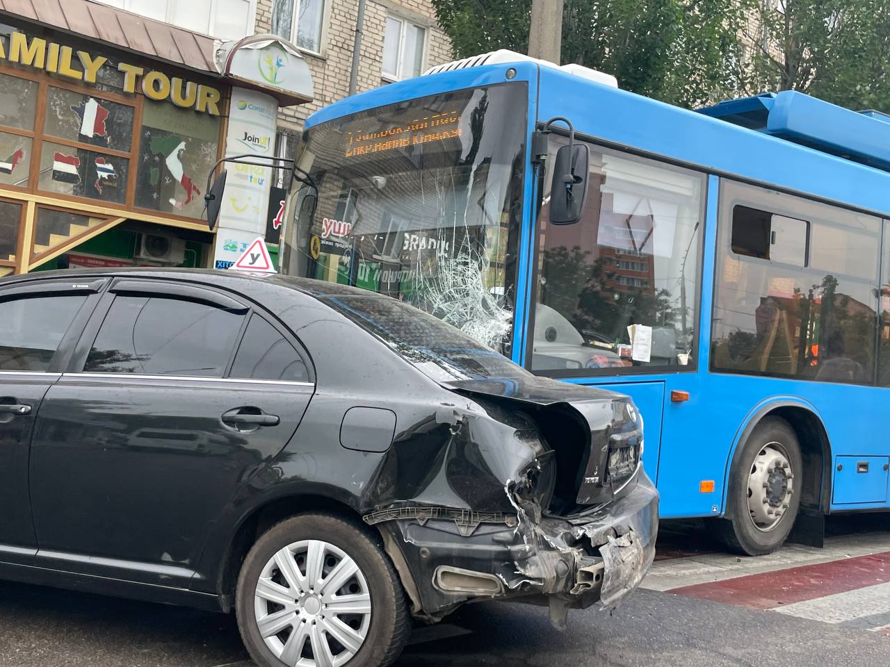 В центре Николаева произошло ДТП с участием трех авто