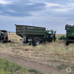 На Миколаївщині фермеру вручили підозру за захоплення землі ЗСУ. Фото: поліція у Миколаївській області
