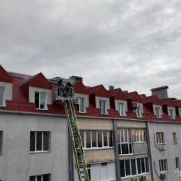 Пожежа мансардного поверху багатоповерхівки у Миколаєві. Фото: ДСНС Миколаївської області