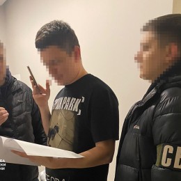 Handing over suspects to those involved in the case Security Service of Ukraine Handing over suspects to those involved in the case Security Service of Ukraine Handing over suspects to those involved in the case Security Service of Ukraine Handing over suspects to those involved in the case, photo: SBU