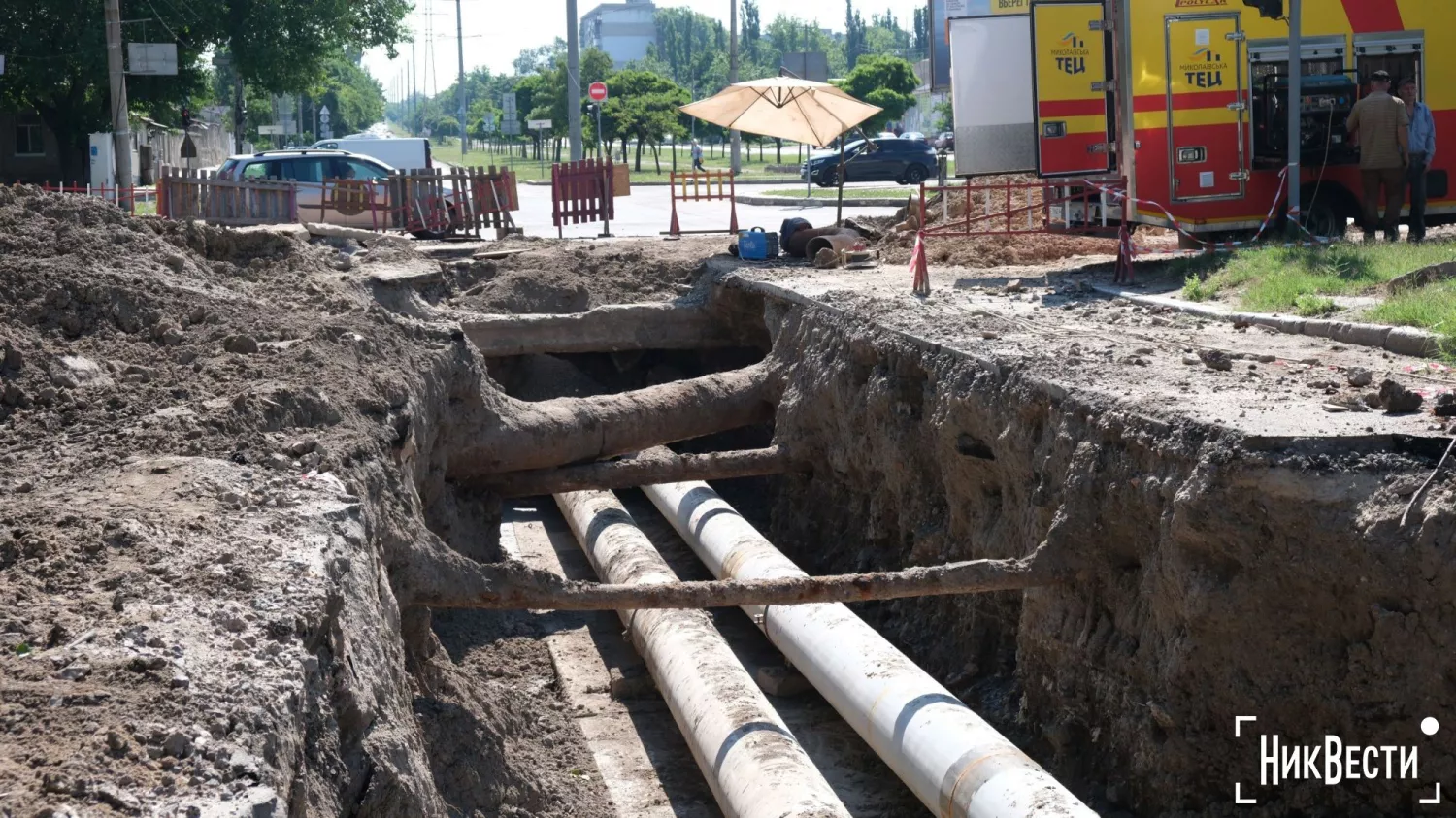 Repair of the heating network on Pogranichnaya Street in Mykolaiv. Archive photos of «NikVesti"