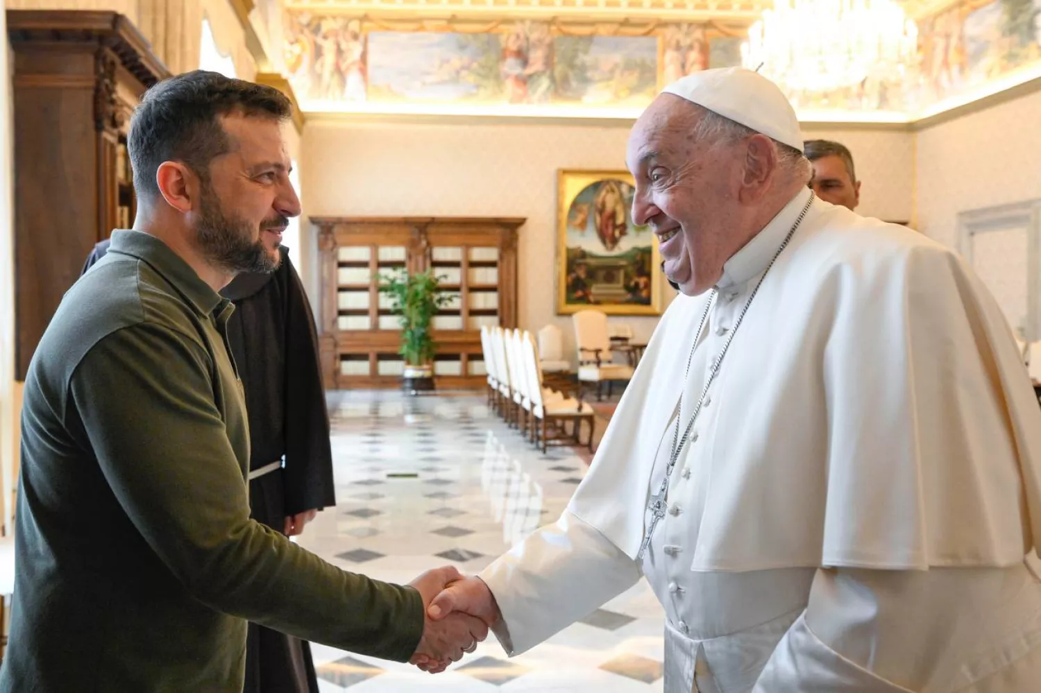 President Volodymyr Zelensky presented Pope Francis with the painting «Buchan Massacre: The Story of Marichka». Photo: Telegram