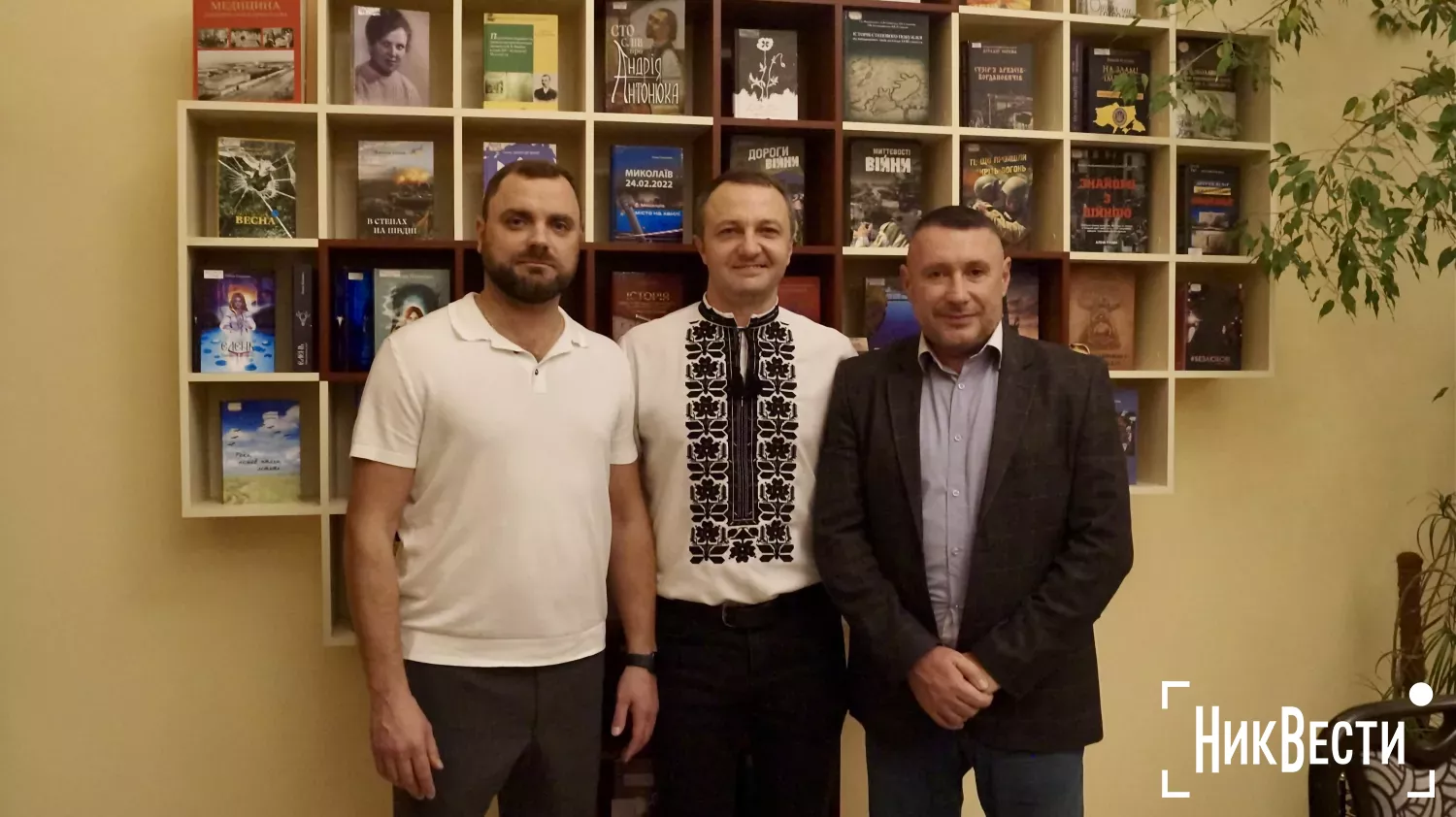 The presentation of the triptych book «Grey Rainbow» by Dmytro Kremin was held in Mykolaiv. Photo: «NikVesti"