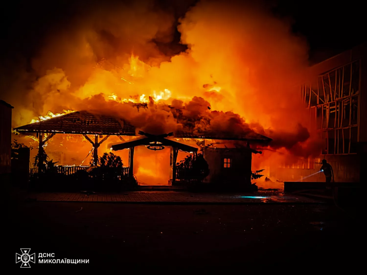 Consequences of the arrival in Mykolaiv on October 15, photo: State Emergency Service of the Mykolaiv region