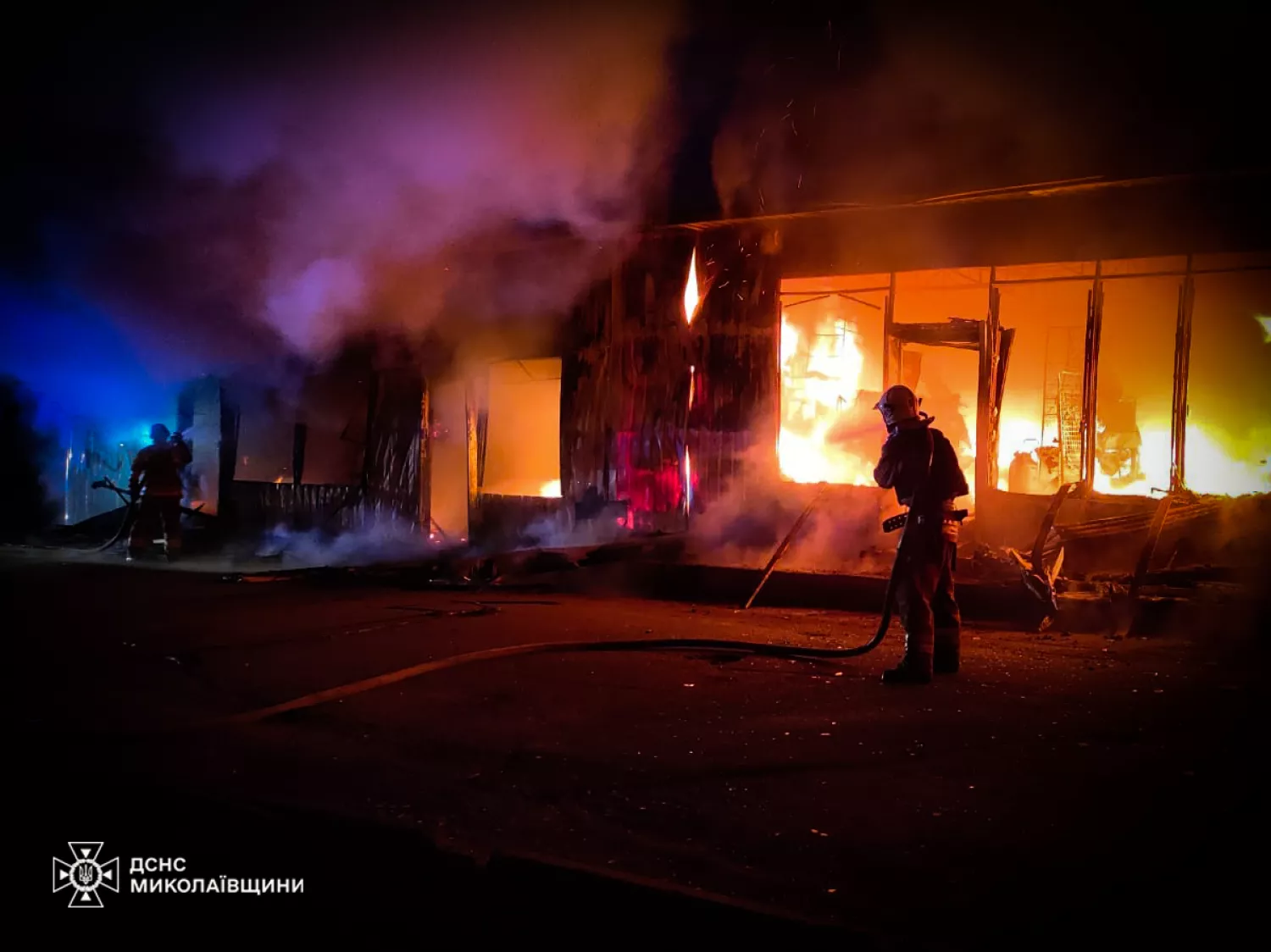 Consequences of the flight to Mykolaiv on October 15, photo: State Emergency Service of the Mykolaiv region