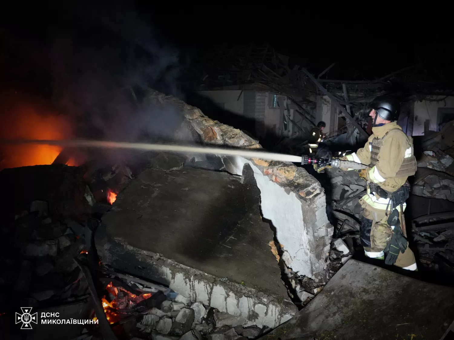 Consequences of the flight to Mykolaiv on October 15, photo: State Emergency Service of the Mykolaiv region