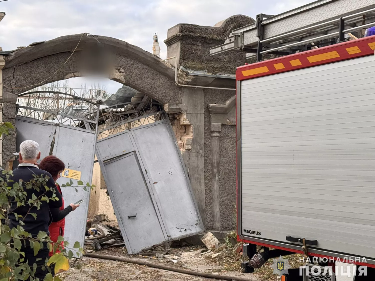 Наслідки прильоту по Миколаєву 15 жовтня, фото: Нацполіція Миколаївщини