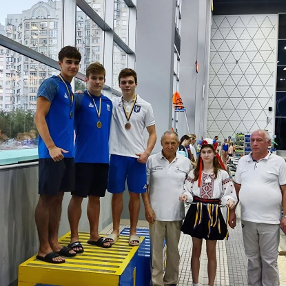 Нагододження переможців. Фото: Федерація України зі стрибків в воду.