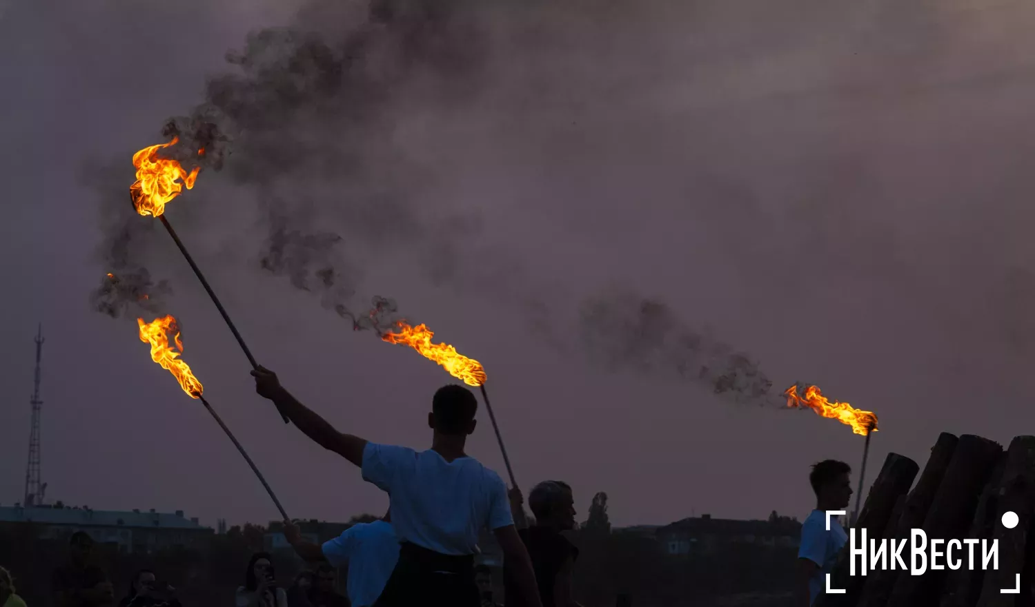 A bonfire was lit in Mykolaiv for the Day of the Cossacks. Photo «NikVesti"