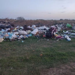 Екологи знайшли несанкціоноване сміттєзвалище. Фото: пресслужба Державної екологічної інспекції Південно-Західного округу