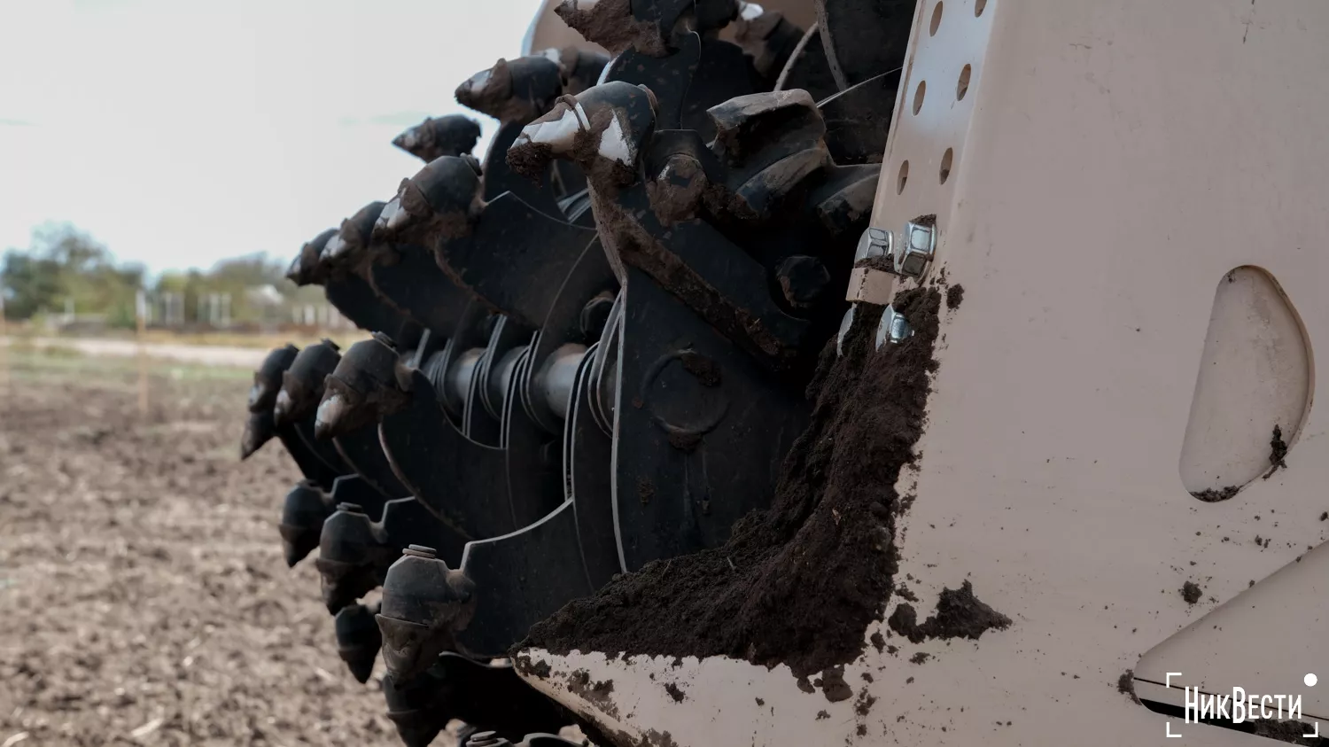 The process of demining fields in Shirokivska hromada, October 2024, photo «NikVesti"