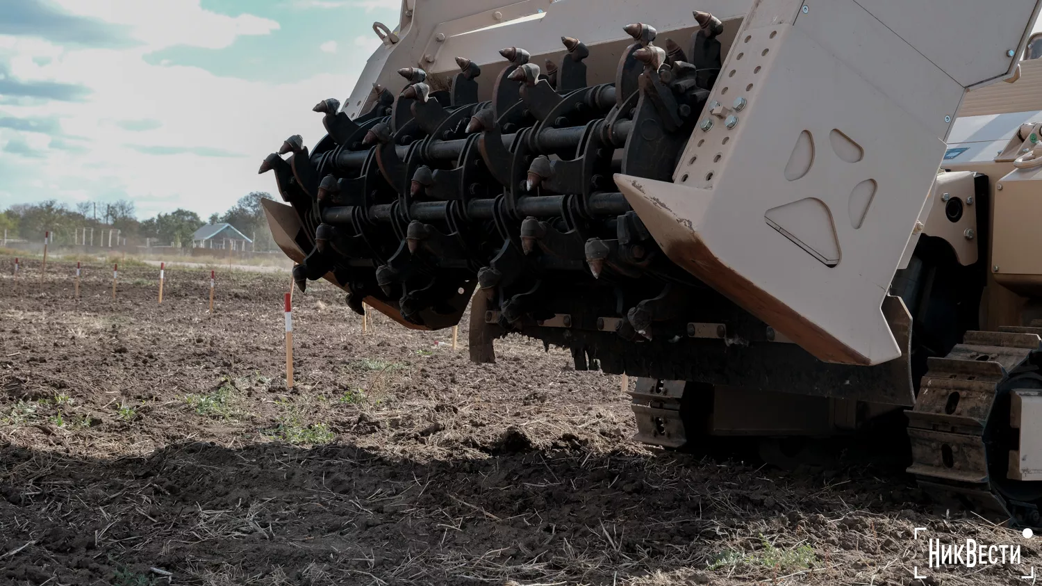 The process of demining fields in Shirokivska hromada, October 2024, photo «NikVesti"