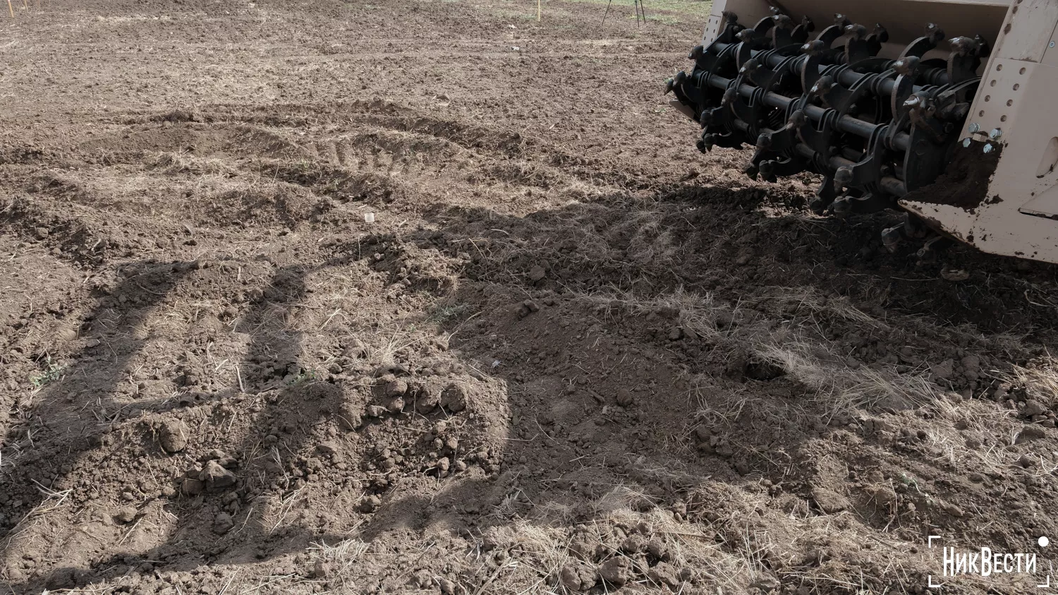 The process of demining fields in Shirokivska hromada, October 2024, photo «NikVesti"