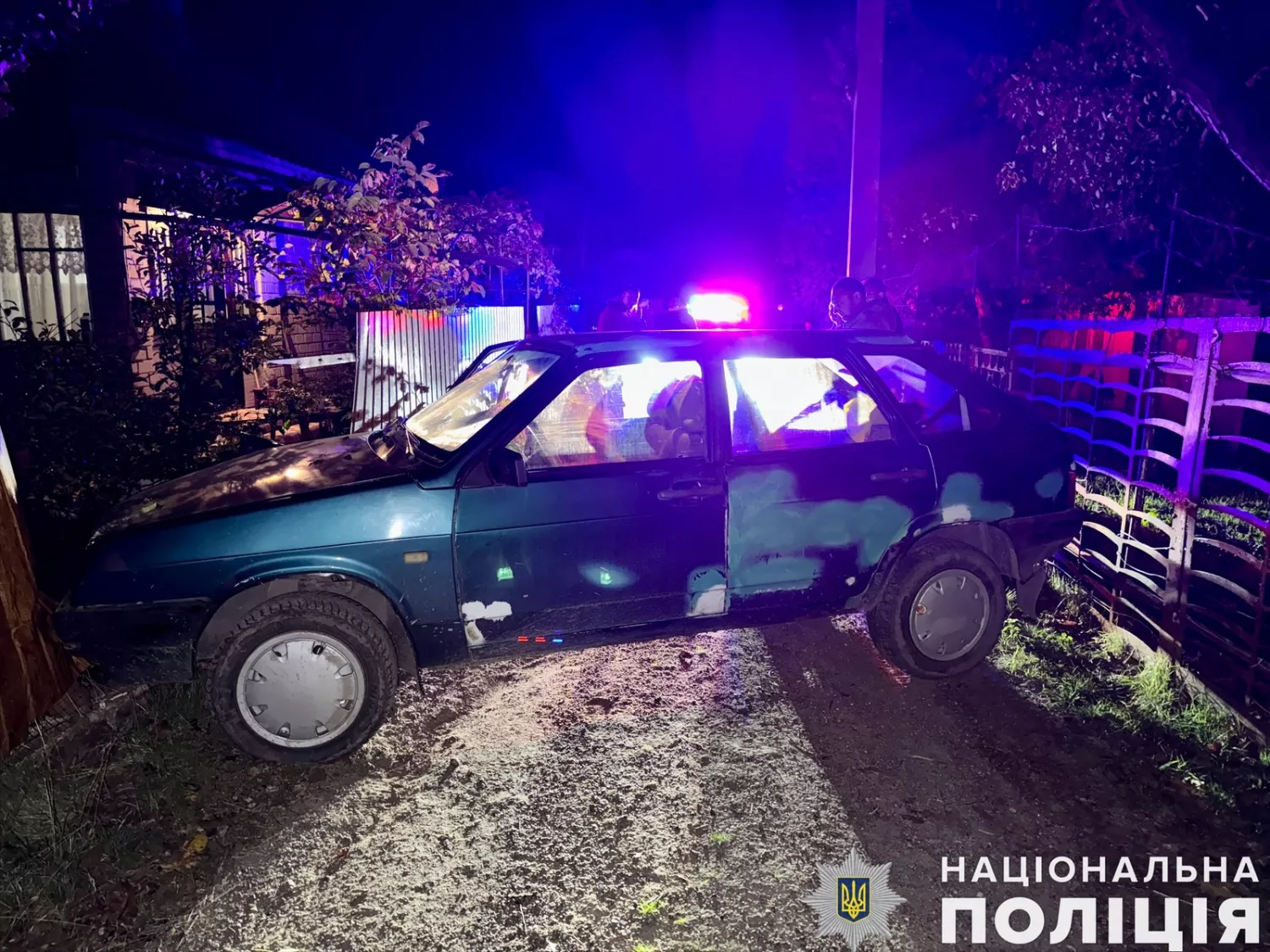 У Первомайську чоловік викрав автомобіль і потрапив у ДТП. Фото: Нацполіція