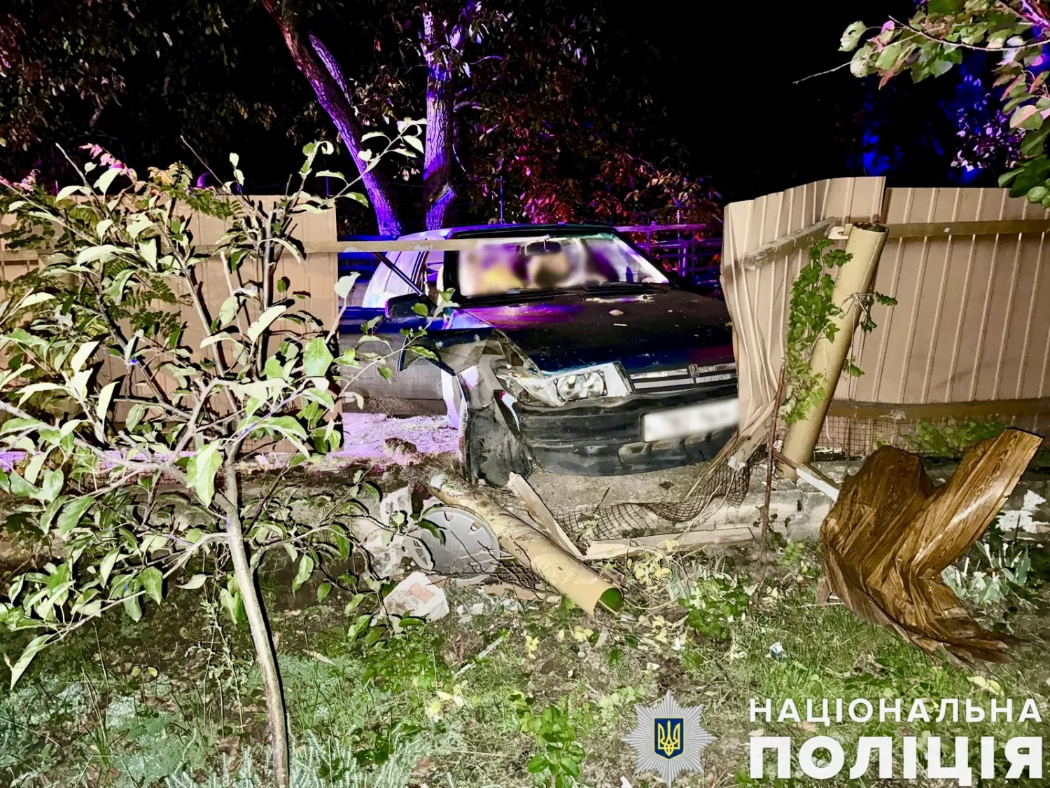 У Первомайську чоловік викрав автомобіль і потрапив у ДТП. Фото: Нацполіція