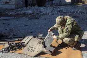 A military man inspects the Shahed, photo: Reuters