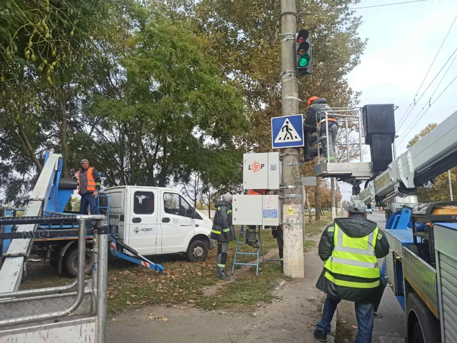 В Николаеве 36 светофоров оборудовали блоками бесперебойного питания. фото: Коммунальное монтажно-эксплуатационное предприятие Николаева