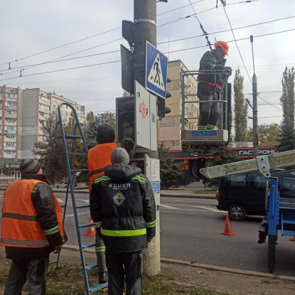 В Николаеве 36 светофоров оборудовали блоками бесперебойного питания. фото: Коммунальное монтажно-эксплуатационное предприятие Николаева