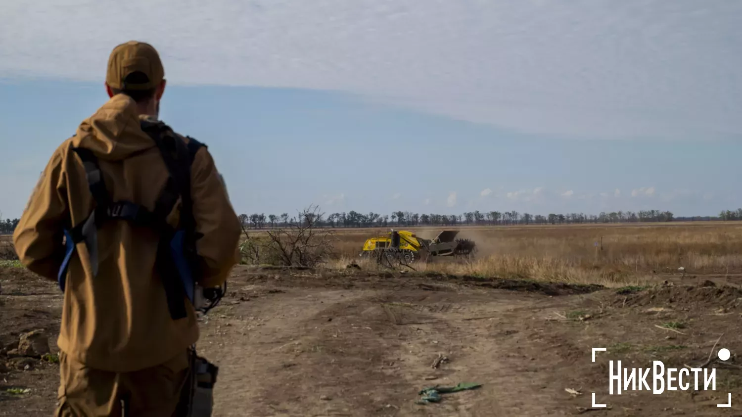 Sappers of «Ukrainian demining services» work in the Shevchenivska community. Photo: «NikVesti"