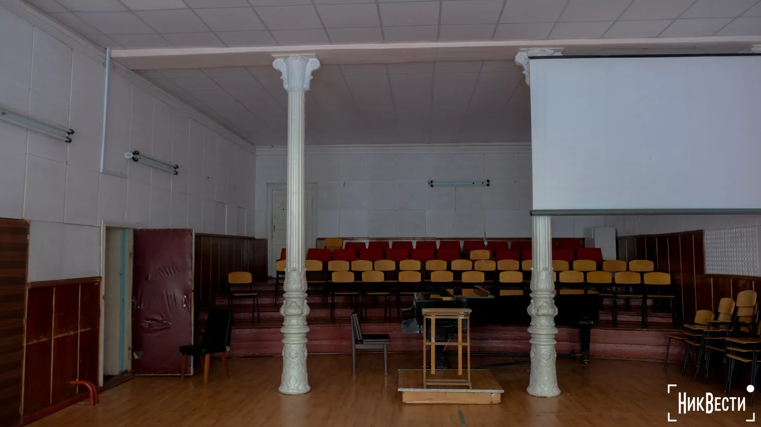 The Great Hall of the Mykolaiv College of Music, October 2024, photo «NikVesti"