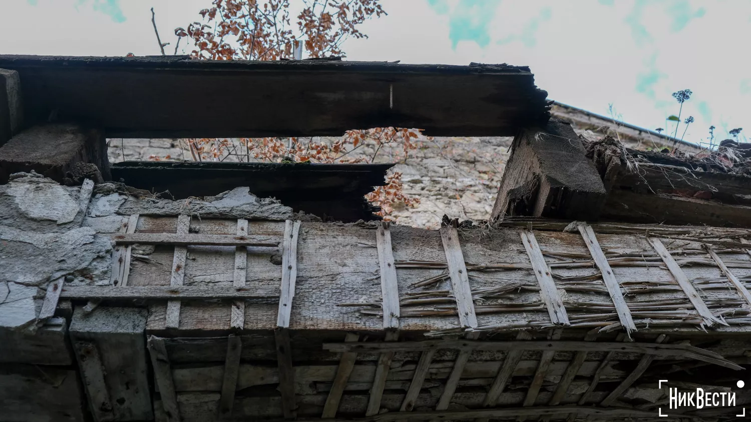 The third building of the College of Music College, which is gradually disappearing in the very center of Mykolaiv, October 2024, photo «NikVesti"