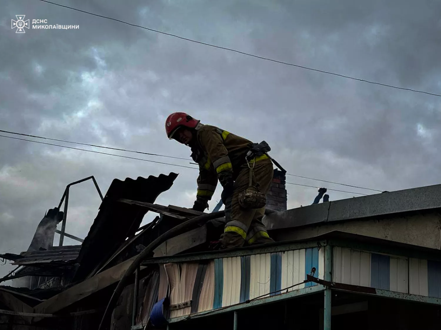 В Николаевской области загорелся дом. Фото: ГСЧС Николаевской области