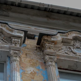 The facade of the historical building of the Mykolaiv College of Music, October 2024, photo «NikVesti"