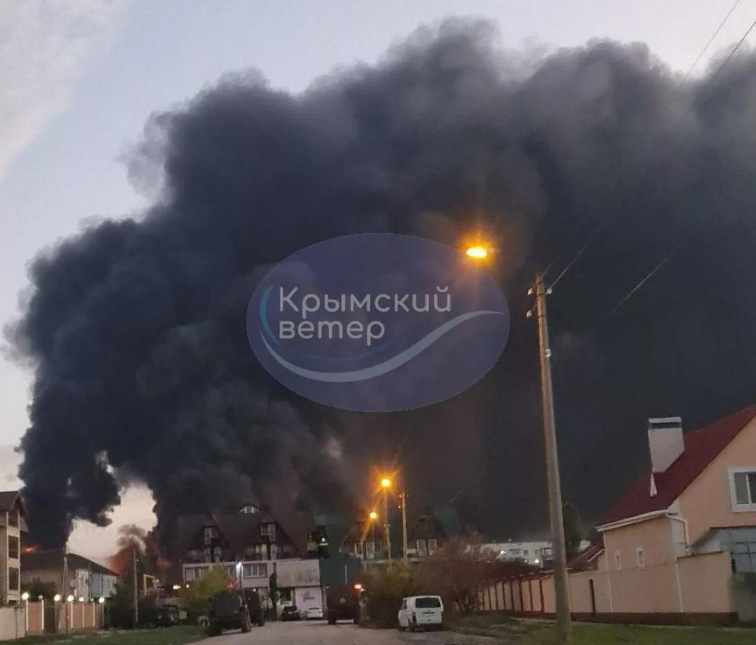 Oil depot fire in Feodosiya, Photo: Crimean wind